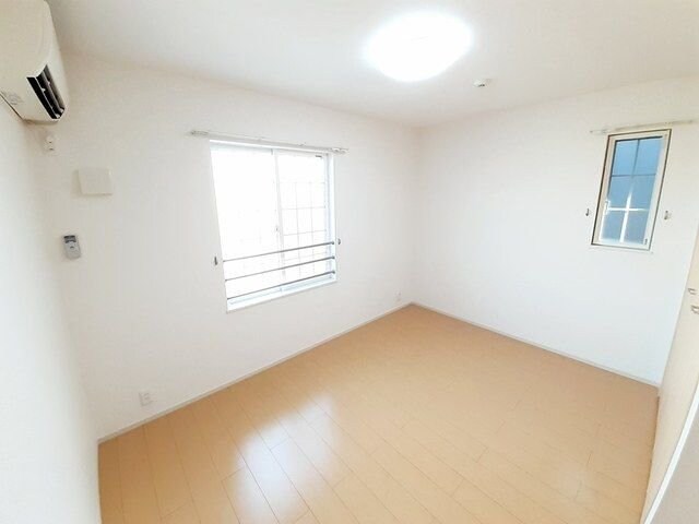 ネイヴ　グレアIIの物件内観写真