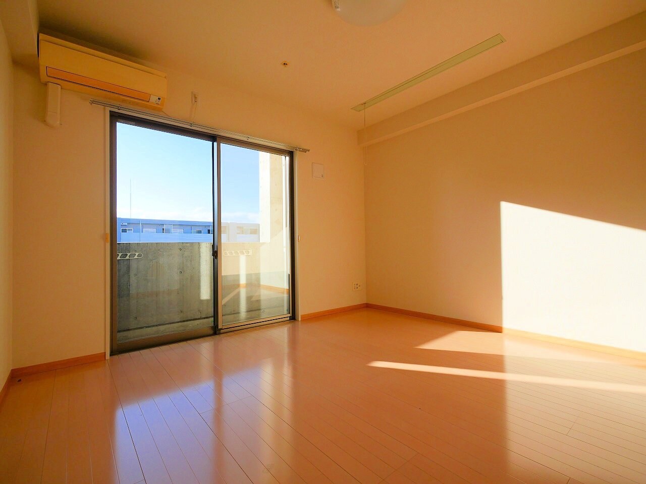 ヴィアーレ勾当台IIの物件内観写真