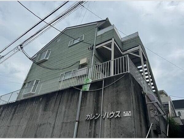 カレンハウスの物件外観写真