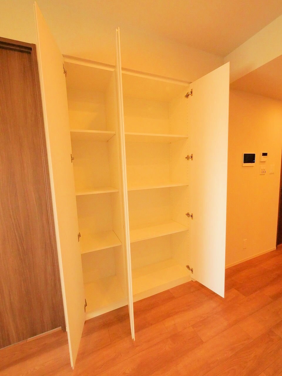 シーズンフラッツ青葉通一番町の物件内観写真