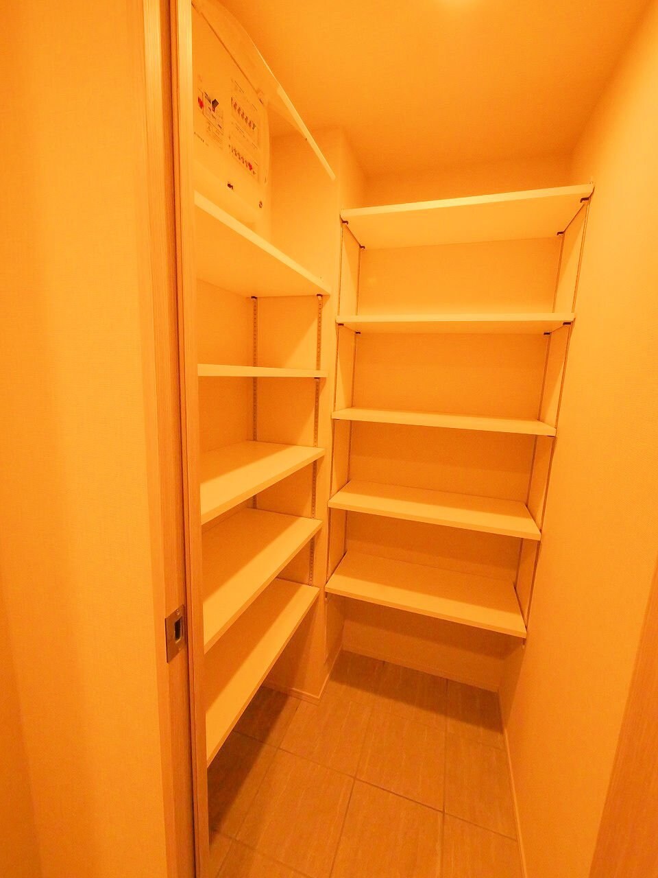 シーズンフラッツ青葉通一番町の物件内観写真