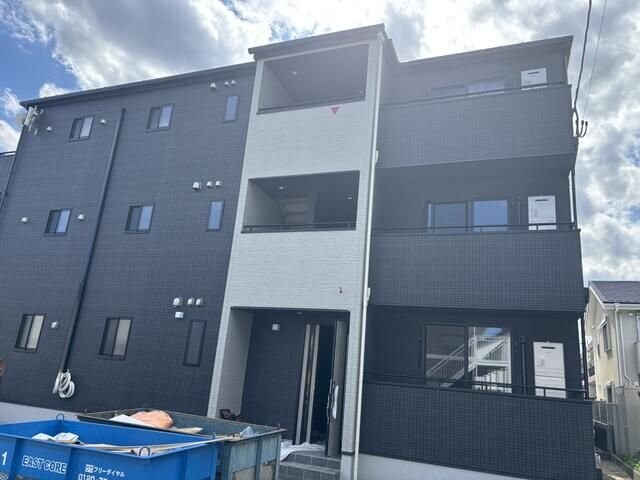 サンパークIIIの物件外観写真