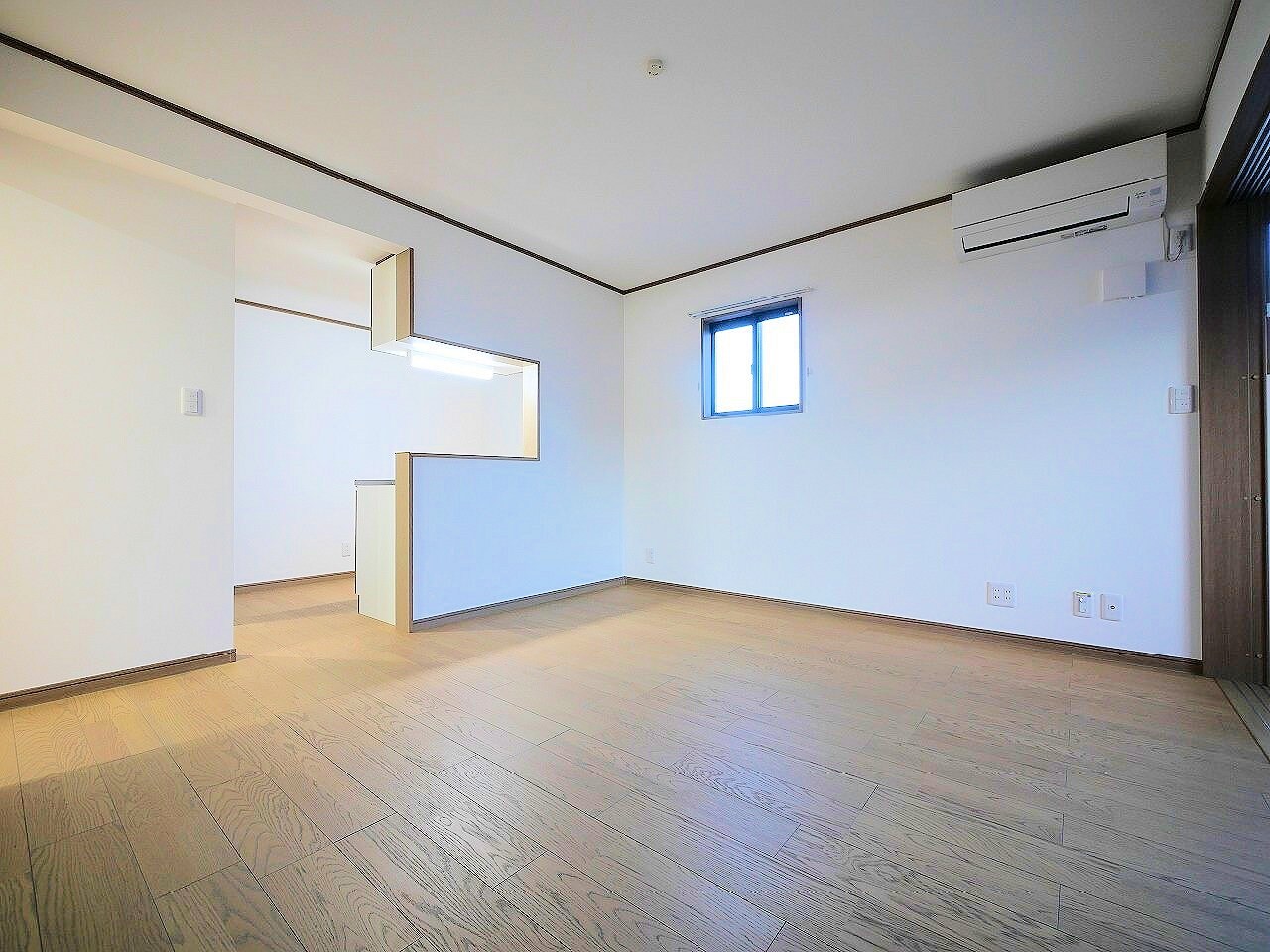 サンパークIIIの物件内観写真