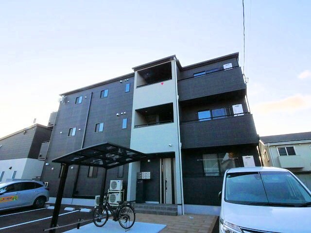 サンパークIIIの物件外観写真