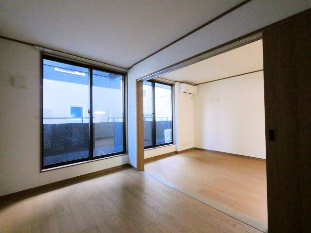 サンパークIIIの物件内観写真