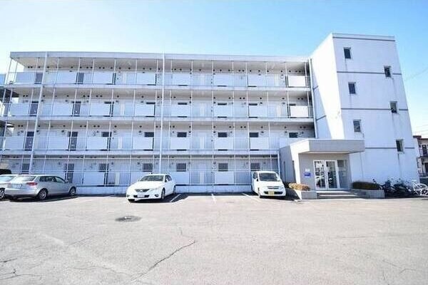 ラ・サーミ市名坂の物件内観写真