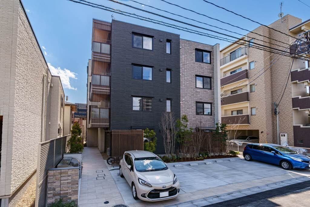 Ｐｒｏｍｅｎａｄｅ上杉の物件外観写真