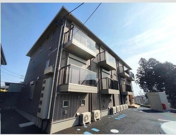 メゾンヤマダの物件外観写真