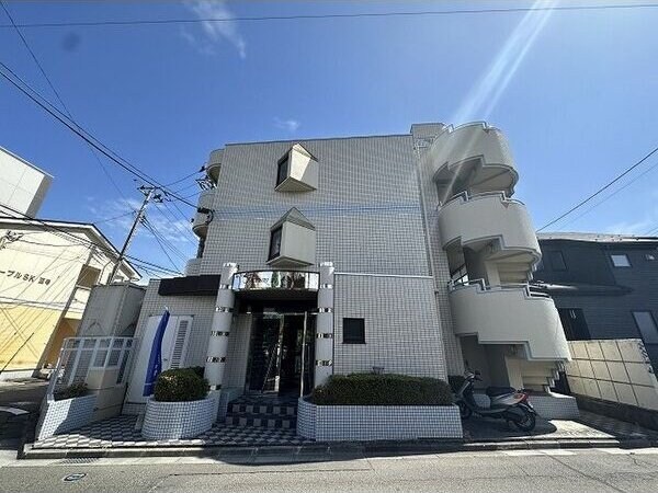 メゾン・ド・フェリーの物件外観写真