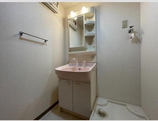 ラフィネ小鶴新田の物件内観写真