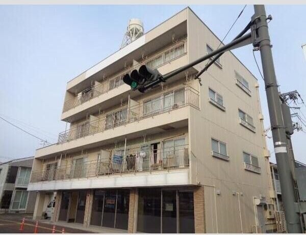 メイツ鈴木の物件外観写真