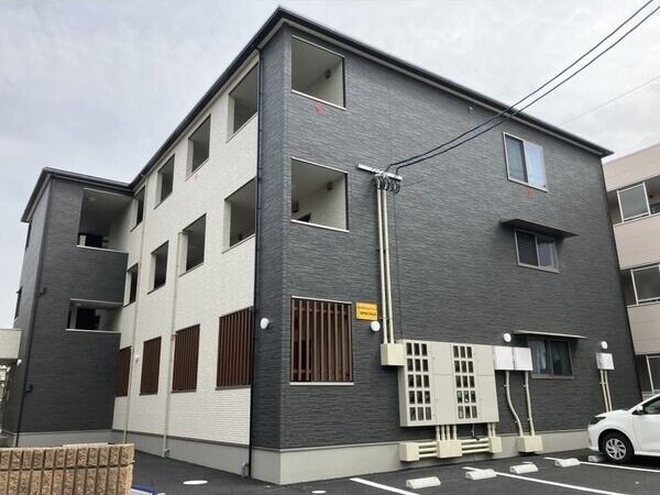 スペチアーレの物件外観写真