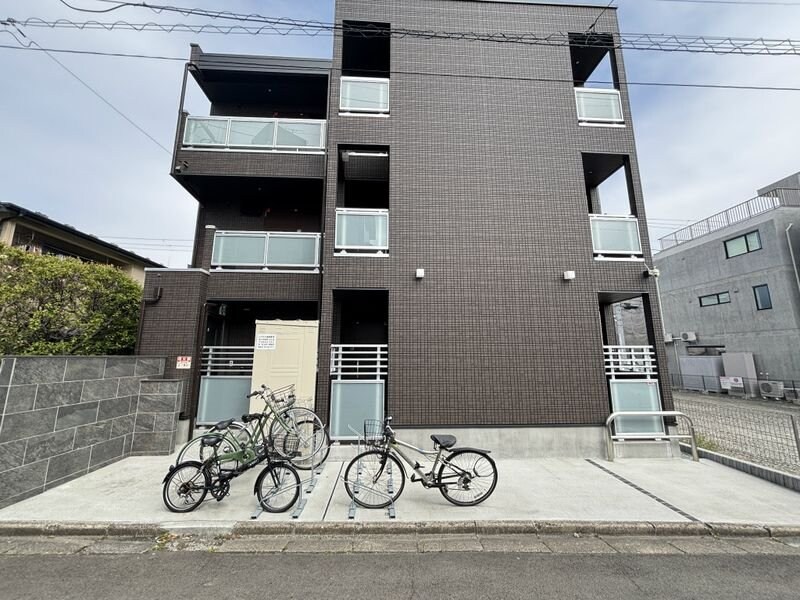 ラビス東照宮の物件外観写真