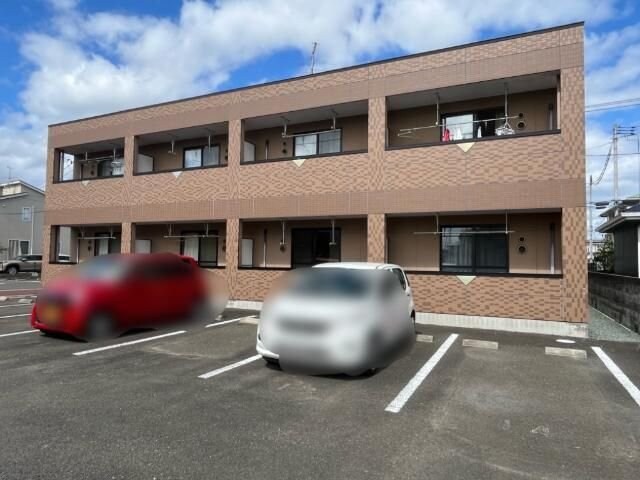 グランディール泰英１号館の物件外観写真