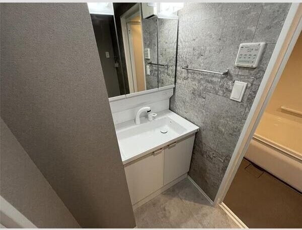 LUANA・AIR・RESIDENCE五橋の物件内観写真