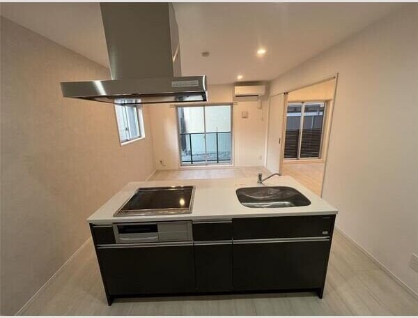 LUANA・AIR・RESIDENCE五橋の物件内観写真