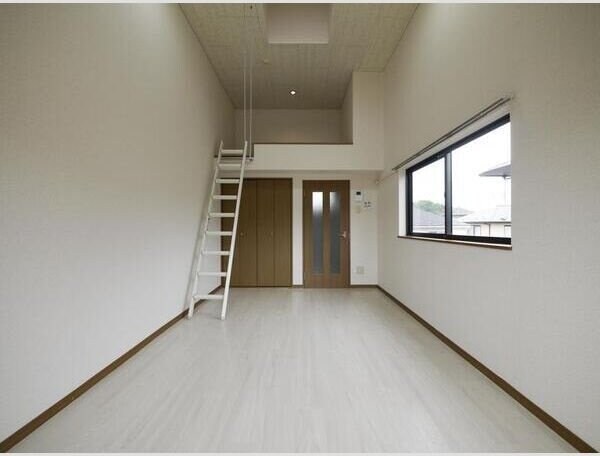 サンスイート八乙女の物件内観写真