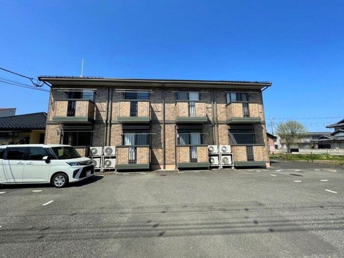 メゾン・フレッサの物件外観写真