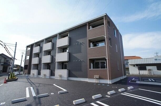 テ・ルサーマＣの物件外観写真