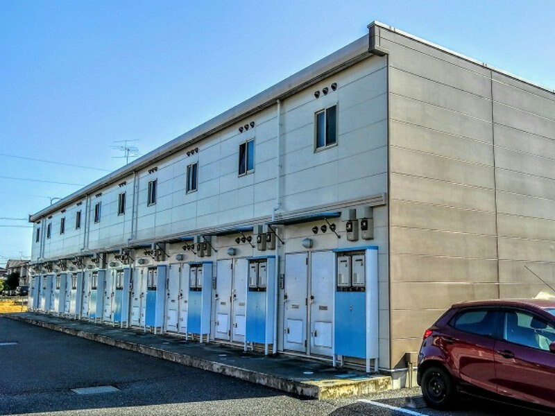 レオパレスプルミエの物件外観写真