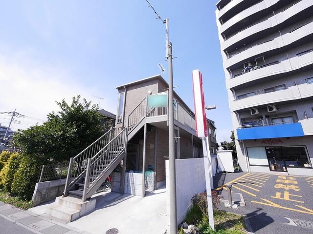 ラフィネ谷塚の物件外観写真