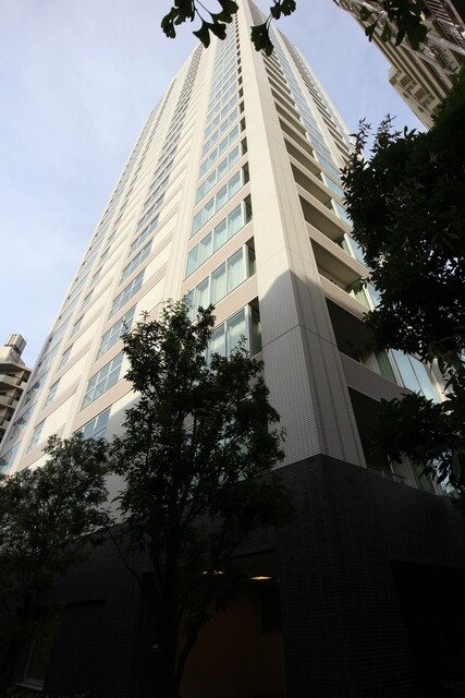 ザ・パークハウス三軒茶屋タワーの物件外観写真