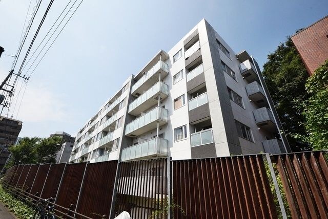 シャレール広尾　2号棟の物件外観写真