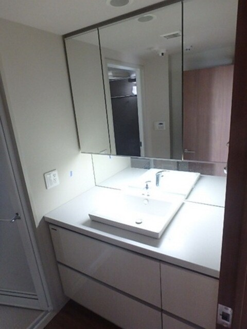 コンフォリア池袋ＤＥＵＸの物件内観写真