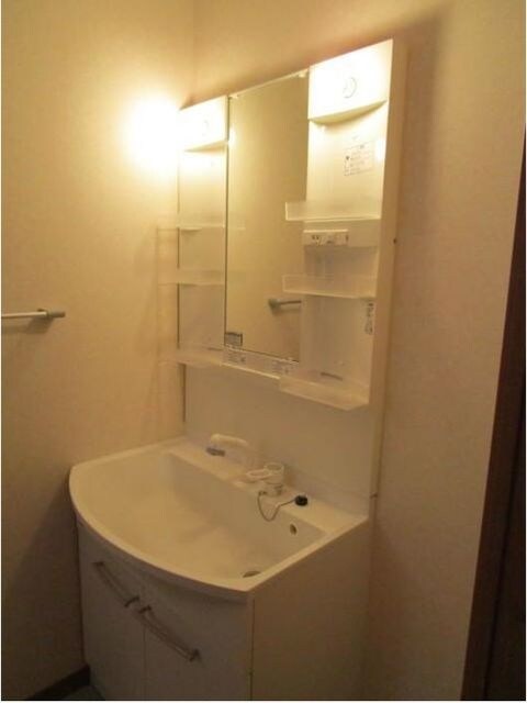 ＳＡＬＬＥ　ＤＥ　ＲＥＰＯＳの物件内観写真