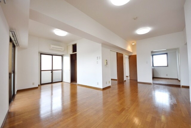 コロネード春日の物件内観写真