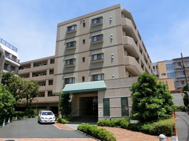 グランハイツ東新宿の物件外観写真
