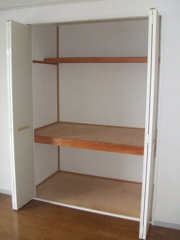 ロイトンIの物件内観写真