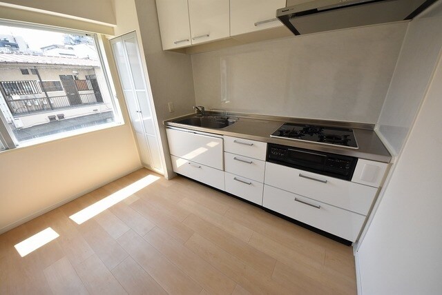 シャレール広尾　2号棟の物件内観写真