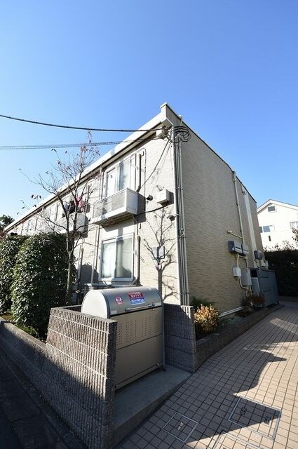 レオパレスメイプルコートI号館の物件外観写真