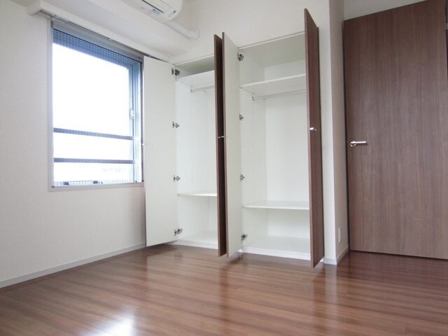 コンフォリア池袋ＤＥＵＸの物件内観写真