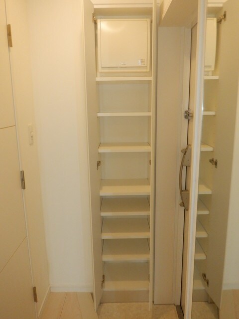 アイルプレミアム千駄木の物件内観写真