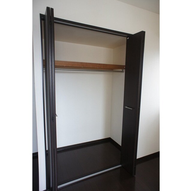 ロイヤル　トーリータワーズの物件内観写真