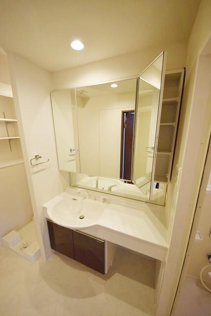 コスモグランス東日暮里の物件内観写真