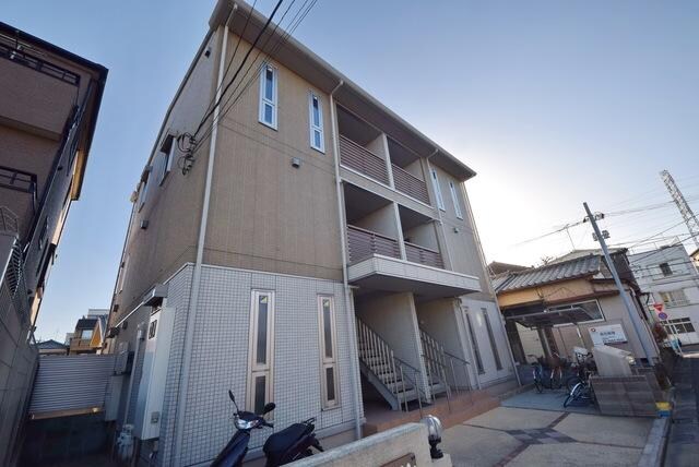 フローラの物件外観写真