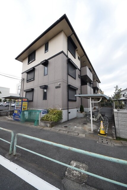 プランドール市川の物件外観写真