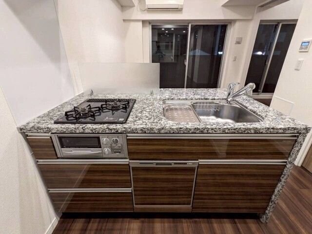 Totsu Residence Kaminarimonの物件内観写真