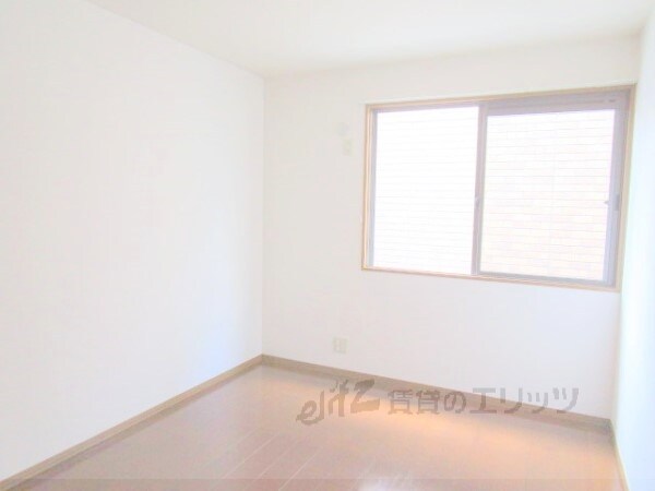 ガーデンビレッジB棟の物件内観写真