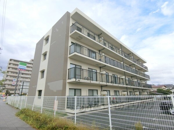 ライフ１８の物件外観写真