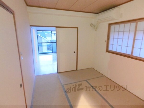 ラジュニール春日丘の物件内観写真