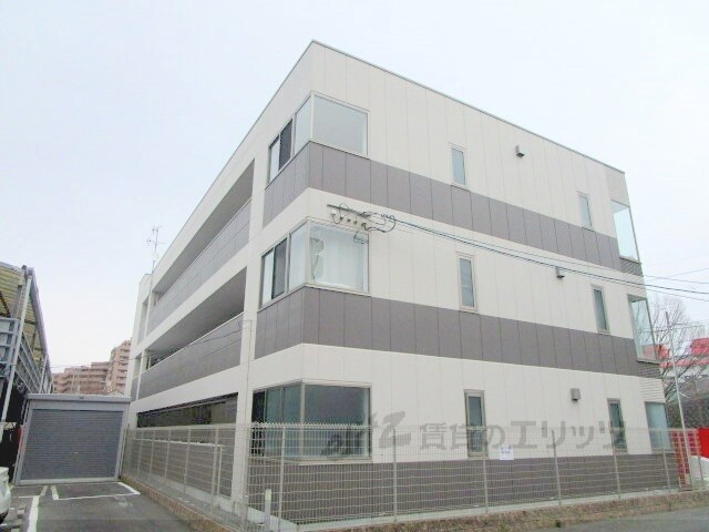 ラ・ジュネスSENRIの物件外観写真