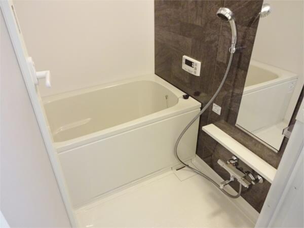 グランブルー高槻の物件内観写真