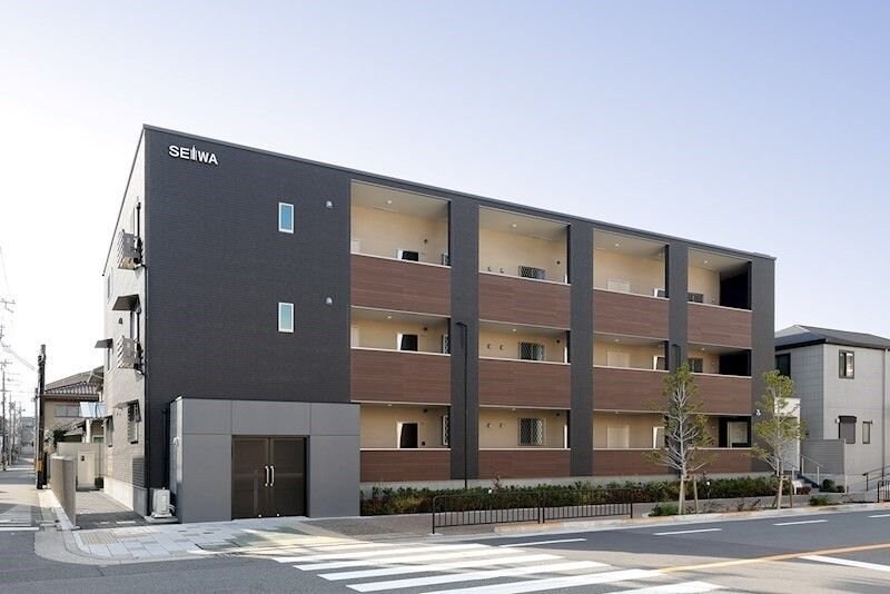 ル・コンフリエの物件外観写真