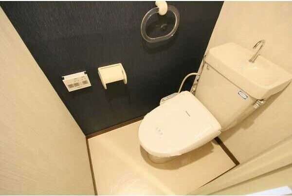 アスール江坂の物件内観写真