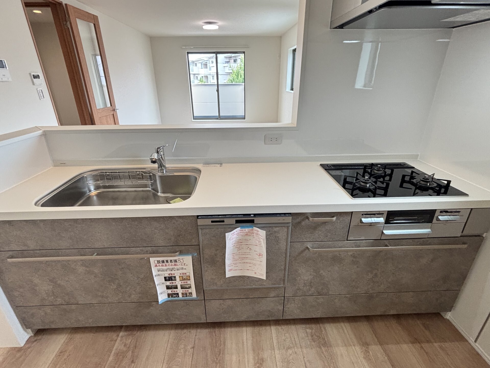 ファミリエ津之江D棟の物件内観写真