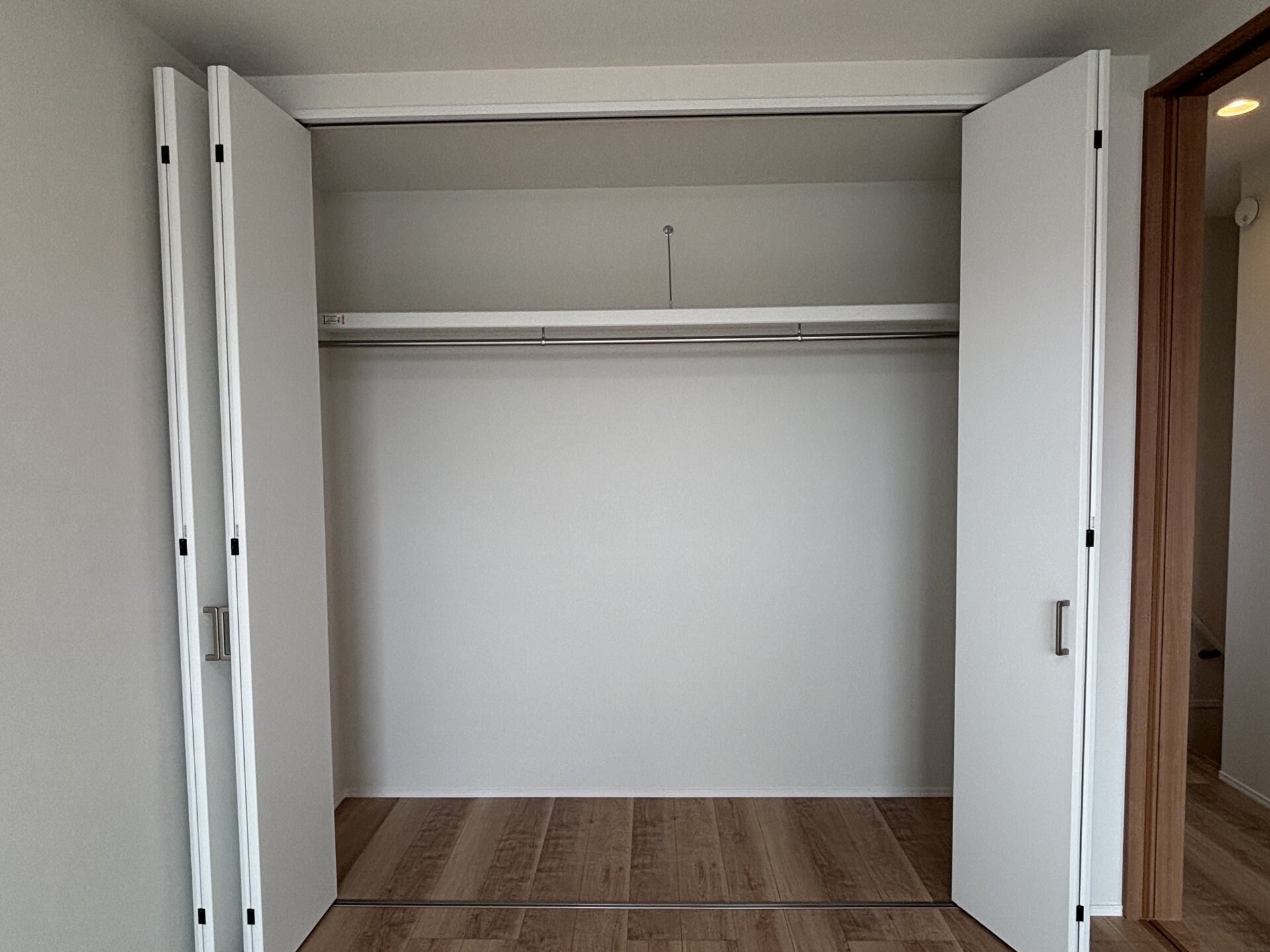 ファミリエ津之江D棟の物件内観写真